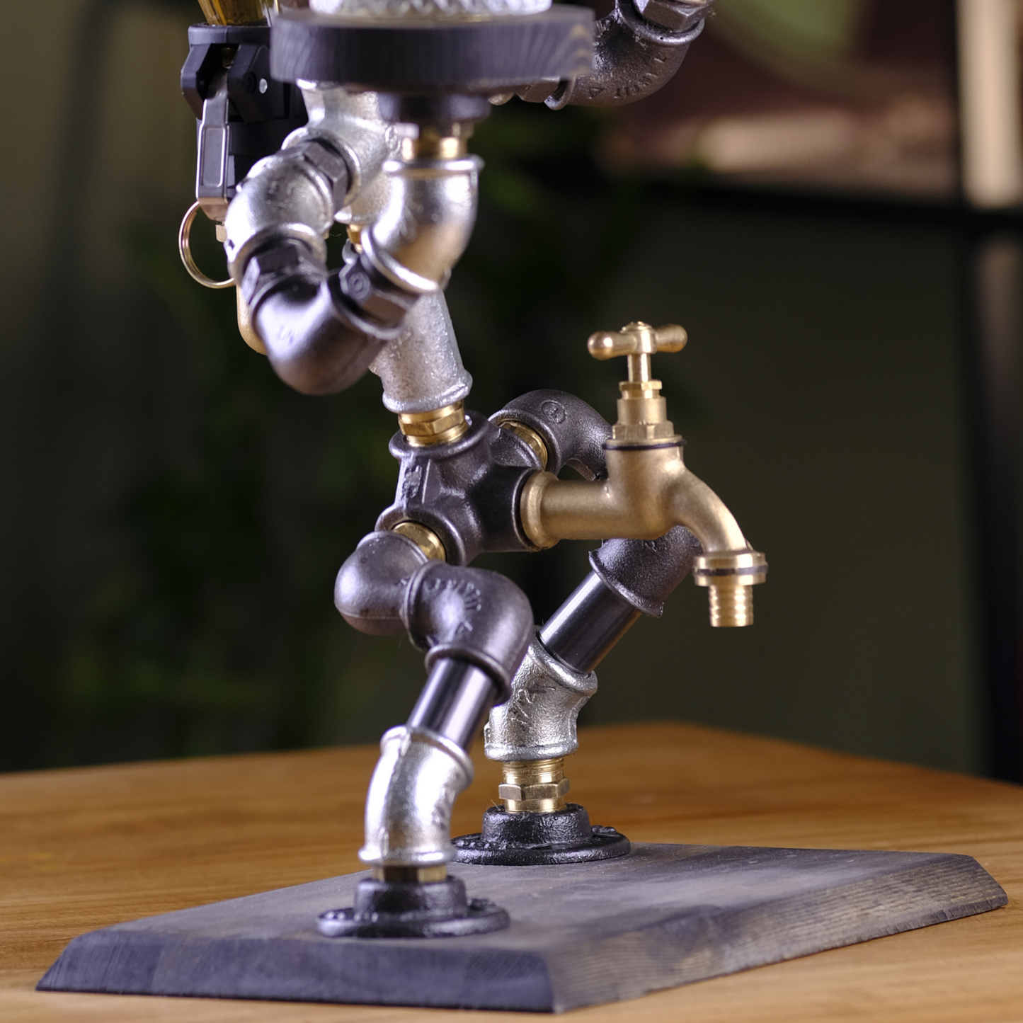 Golden Pour | İçki Çeşmesi