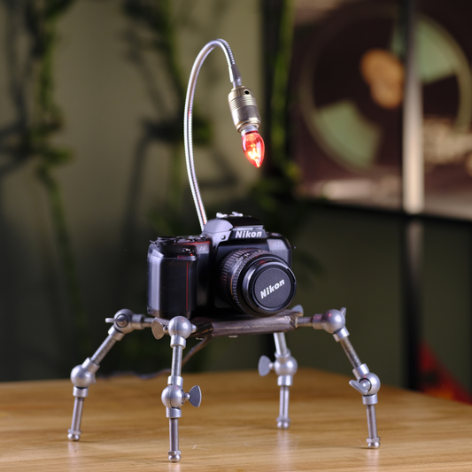 OctoCam – Ahtapot Kamera Standı & Masa Lambası